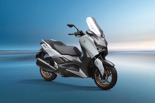 Slant Rear View Full Image Yamaha Xmax Slant Rear View Full Image