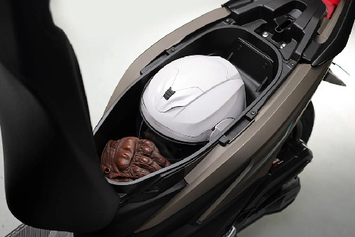 Yamaha Mio Gravis Storage Box View