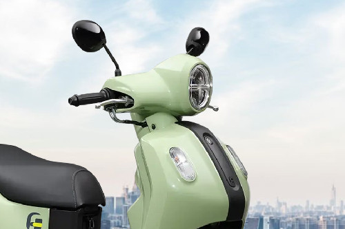 Head Light View Yamaha Mio Fazzio Head Light View