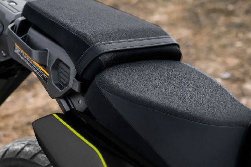 Yamaha Super Tenere ES Rider Seat View