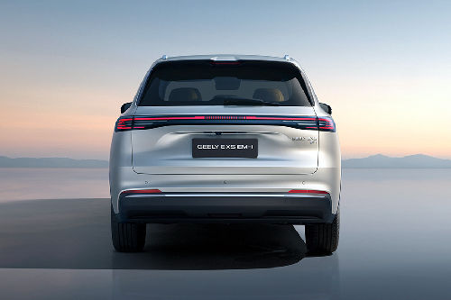 Full Rear View of Geely EX5 EM-i