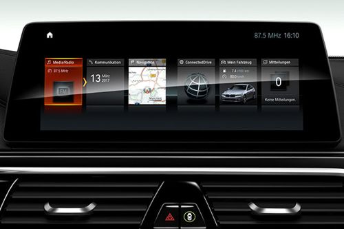 6 Series Gran Turismo touch screen