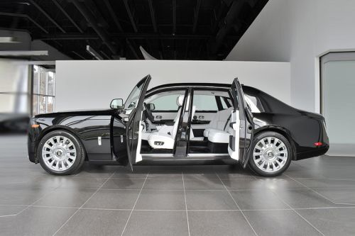 Rolls-Royce Phantom Driver's Side View Door Open