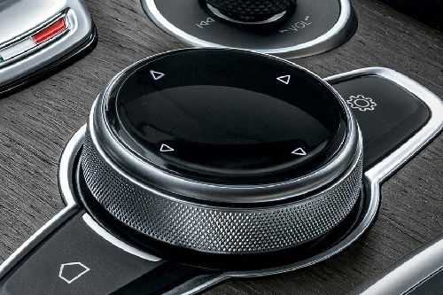 Center Controls of Alfa Romeo Giulia