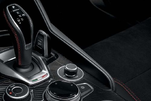Alfa Romeo Giulia Quadrifoglio Gear Shifter
