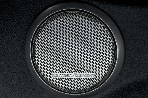 Speakers View of Alfa Romeo Giulia Quadrifoglio