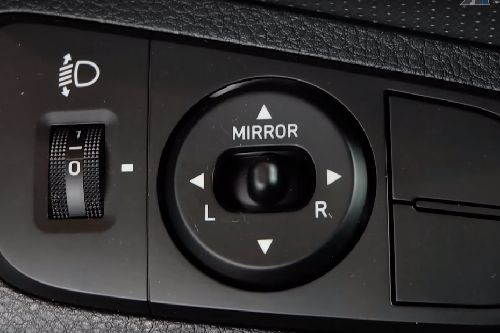 Reina Center Console