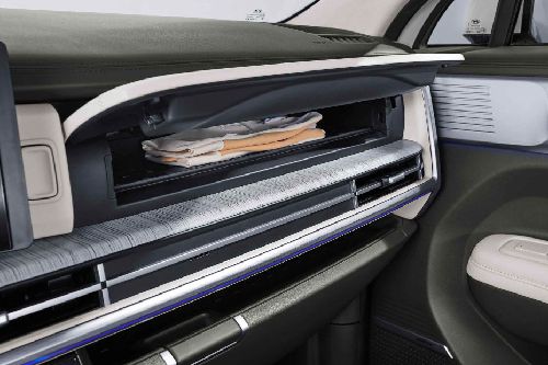 Hyundai Santa Fe Glove Box Open