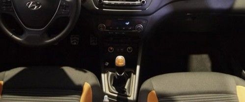 Hyundai i20 Cross Sport Gear Shifter