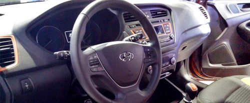 Hyundai i20 Cross Sport Steering Wheel