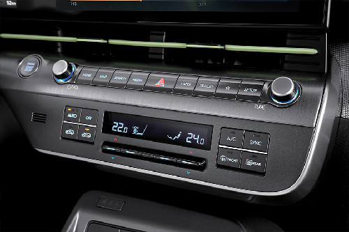 Front AC Controls of Hyundai Kona