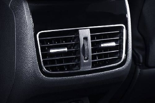 D60 Rear AC Controls