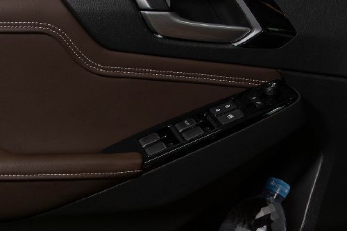 Isuzu D-Max Drivers Side In Side Door Controls