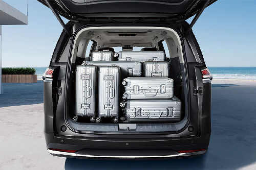 Storage Closer View of GAC E8 HEV