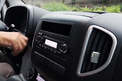Side AC Controls of JAC Sunray