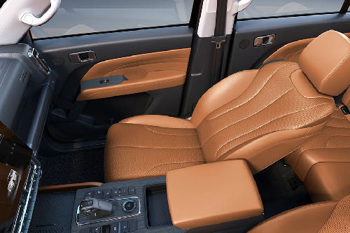 Haval H9 Front Seats