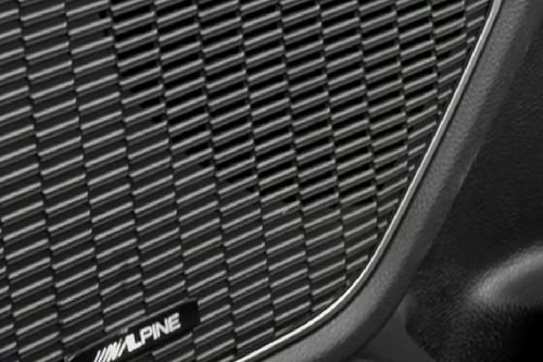 Speakers View of Jeep Grand Cherokee L