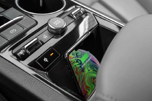 Center Controls of Kia K5