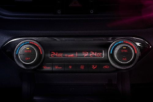 Front AC Controls of Kia Forte