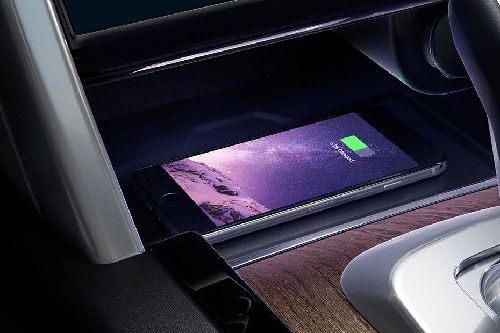 Power Accessories Outlet View of Land Rover Discovery Sport