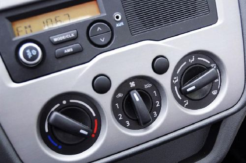 Front AC Controls of Kaicene Star Truck