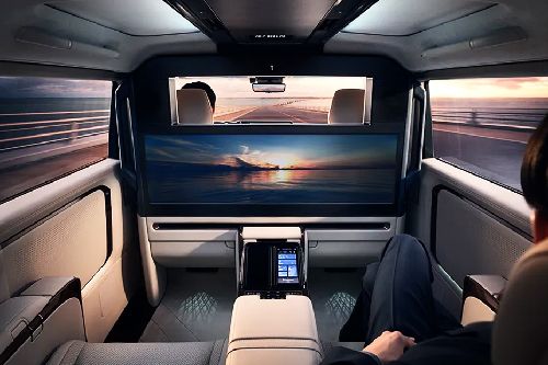Rear Seat Entertainment of Lexus LM
