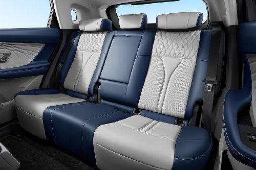 Dongfeng Aeolus Huge Rear Seats