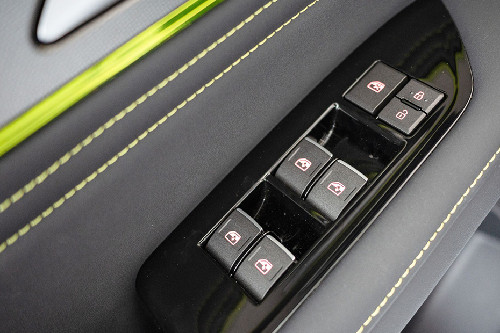 Dongfeng Forthing Friday Drivers Side In Side Door Controls