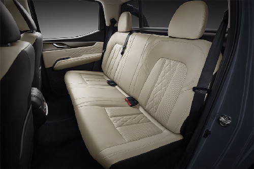 Dongfeng Rich 7 Rear Seats