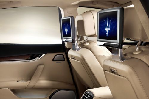 Rear Seat Entertainment of Maserati Quattroporte