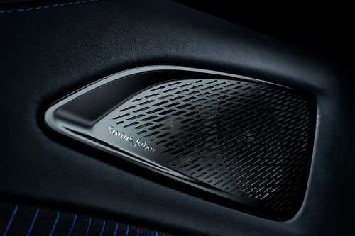 Speakers View of Maserati MC20