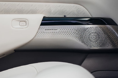 Speakers View of ZEEKR 7X