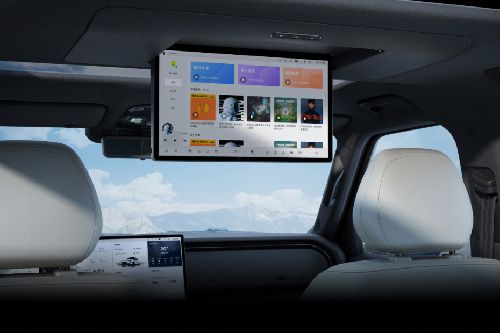 Rear Seat Entertainment of Rox 01