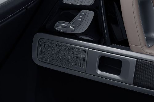 Speakers View of Mercedes-Benz G-Class