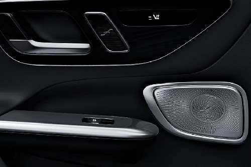 Speakers View of Mercedes-Benz GLC-Class
