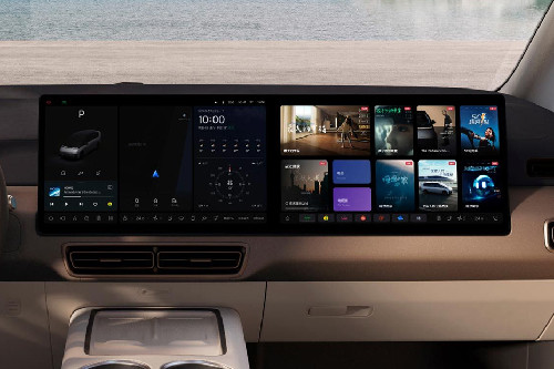 Front AC Controls of Li Auto Mega