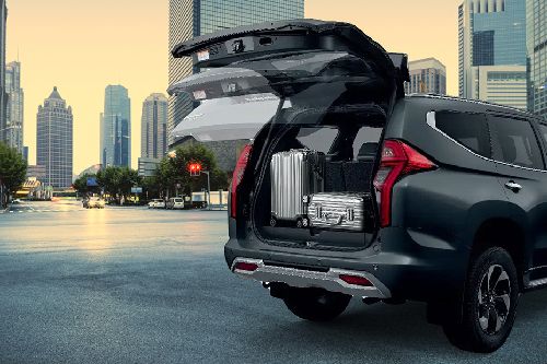 Montero Sport Trunk Open