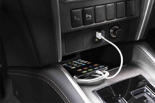 Power Accessories Outlet View of Mitsubishi Strada