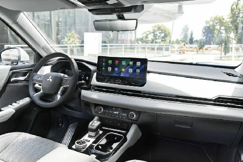 Dashboard View of Outlander PHEV