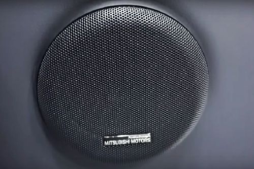 Speakers View of Mitsubishi L300