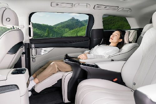 Denza D9 Rear Seats