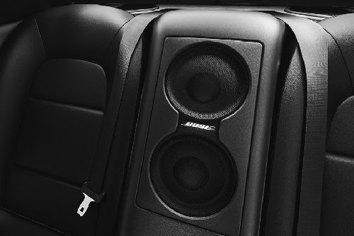 Speakers View of Nissan GT-R