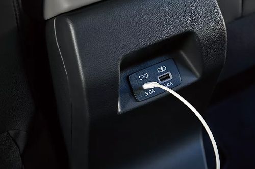 Power Accessories Outlet View of Subaru Crosstrek