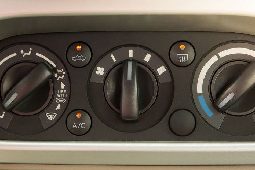 Front AC Controls of Suzuki APV