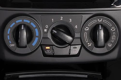 Front AC Controls of Suzuki Ciaz