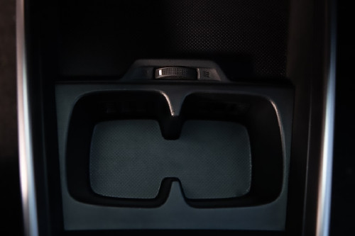 XL7 Hybrid Cup Holders