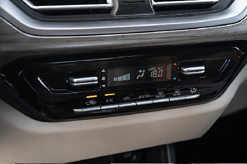 Front AC Controls of Suzuki Dzire Hybrid