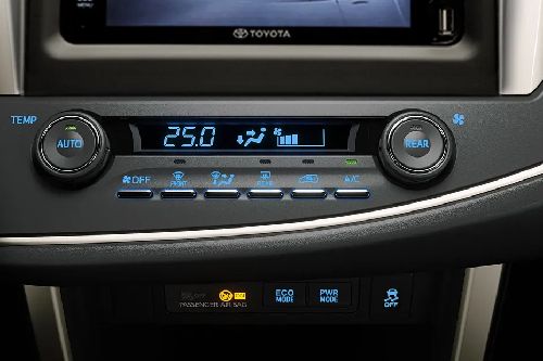 Front AC Controls of Toyota Innova
