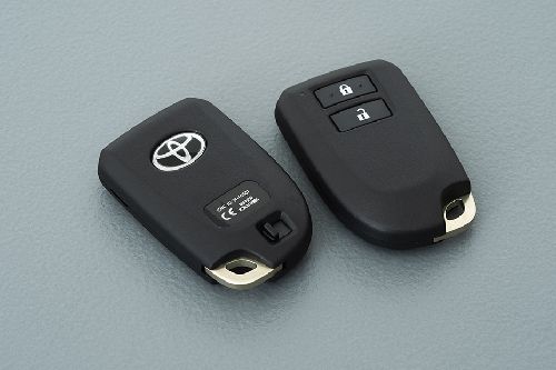 Toyota Yaris Keychain Fob