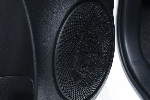 Speakers View of Toyota Yaris